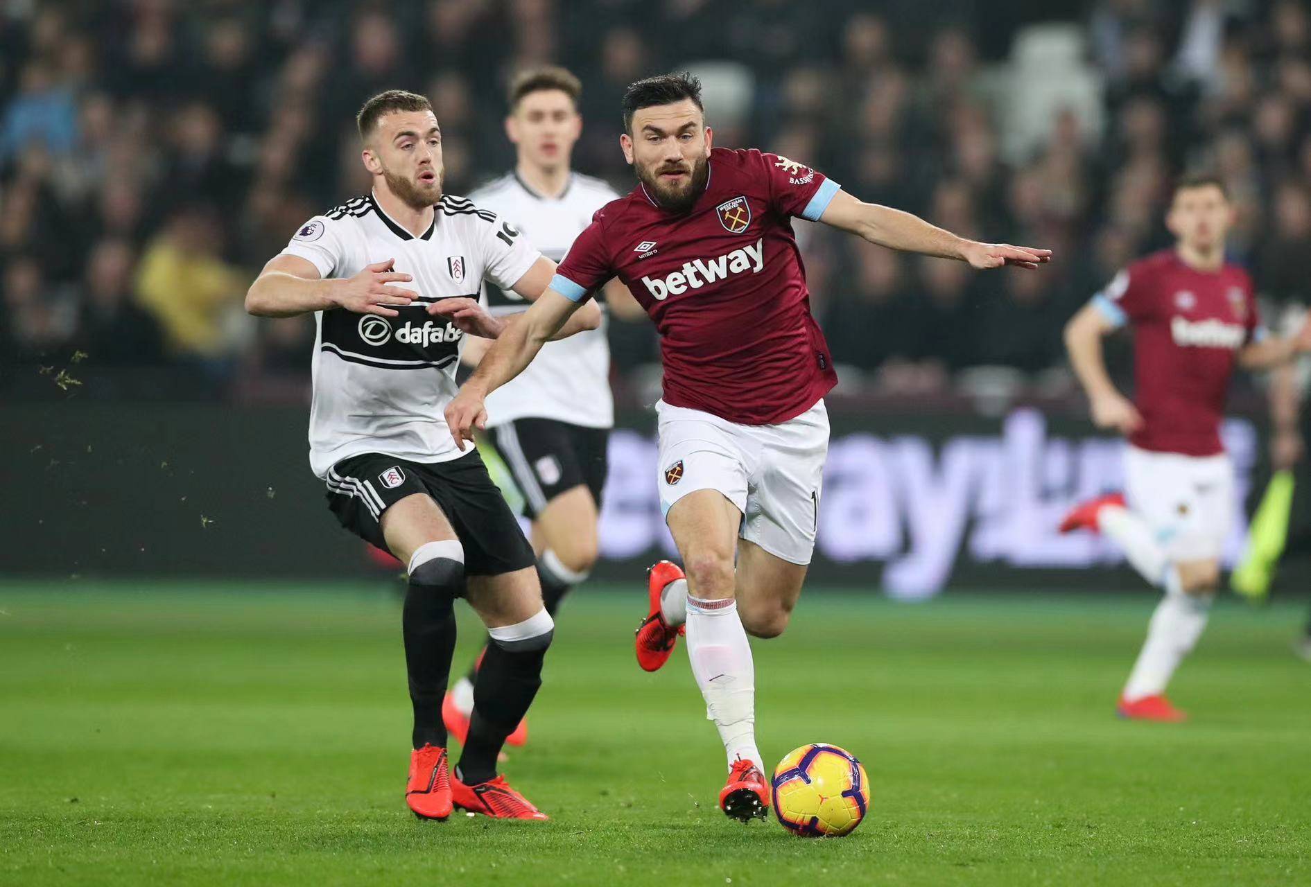 伯恩茅斯主场惨败，降级形势愈发严峻的简单介绍