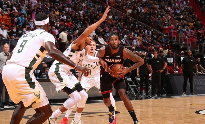 包含雄鹿大胜狂虐对手，保持联盟榜首位置的词条