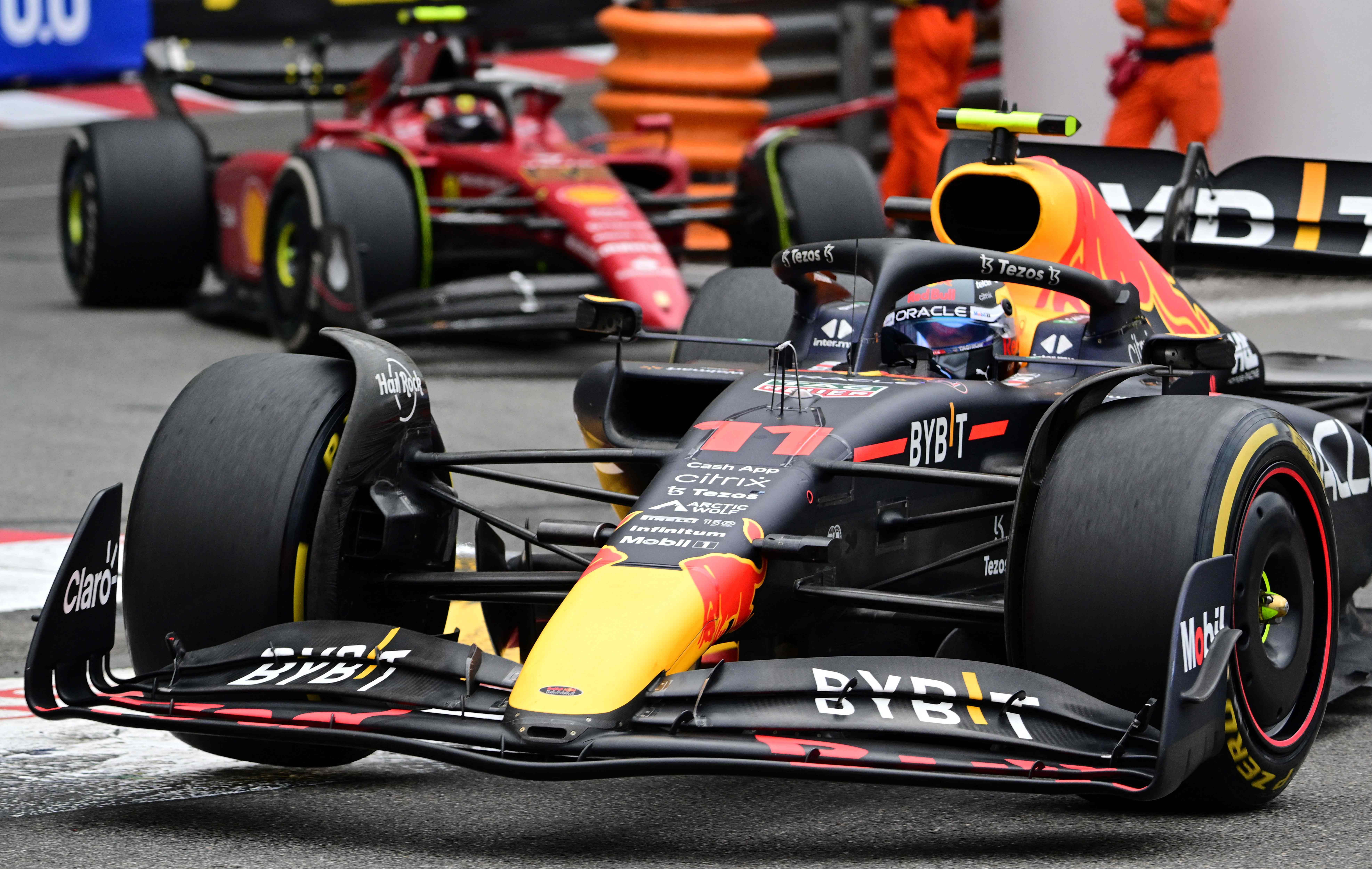 法拉利翻盘红牛二队，佩雷兹统治全场的简单介绍